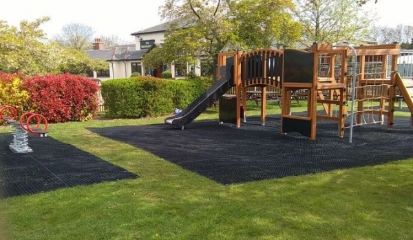 Tapis en caoutchouc alvéolé 150x100cm