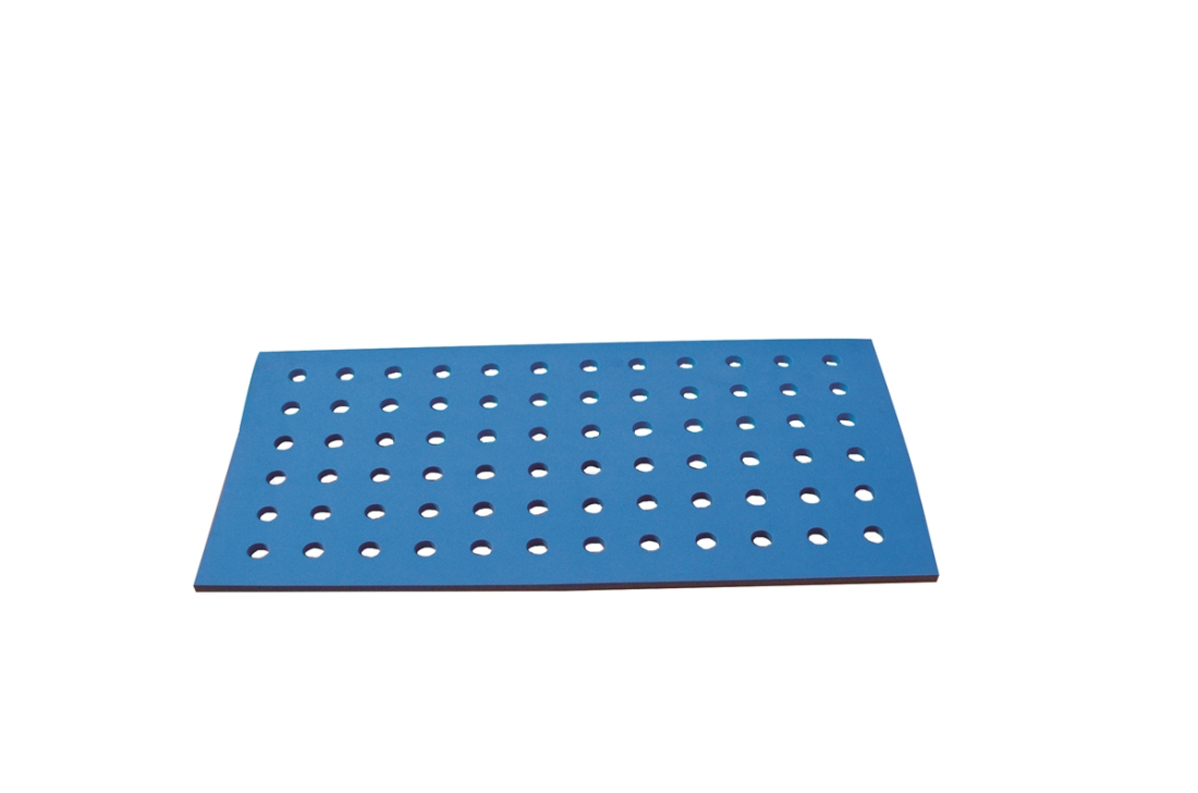 Tapis à trous bébé