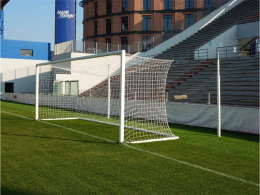 Grootveld-Voetbaldoel in grondbussen met vrije netophanging