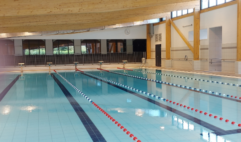 Lignes de nage piscine de Ferrières