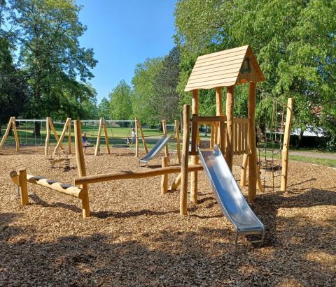 Modules de jeux en bois de robinier à Charleroi