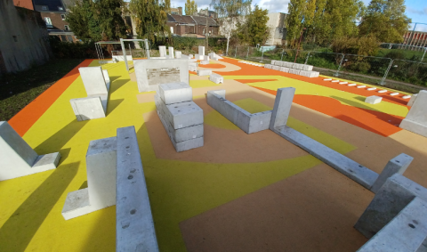 Aire de parkour avec revêtement de sol de sécurité