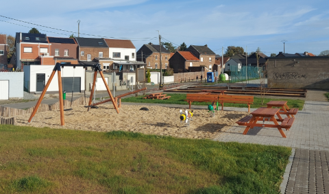 modules de jeux en bois et sol amortissant