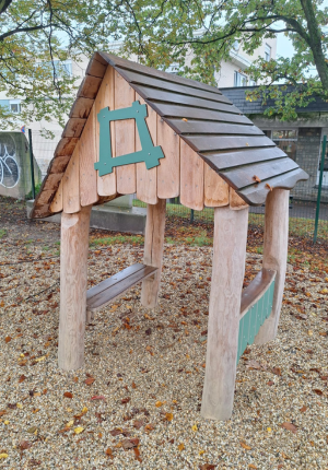 cabane en bois de robinier