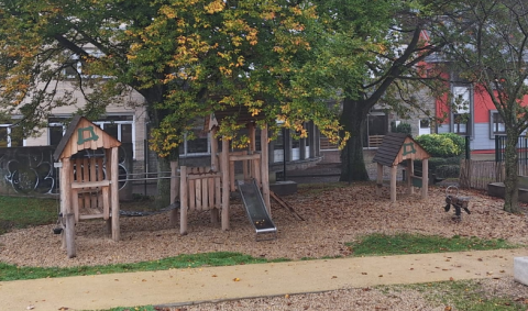 aire de jeux en bois à Seraing